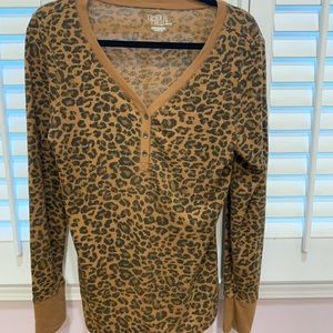 Time and Tru Leopard Long Sleeve Top